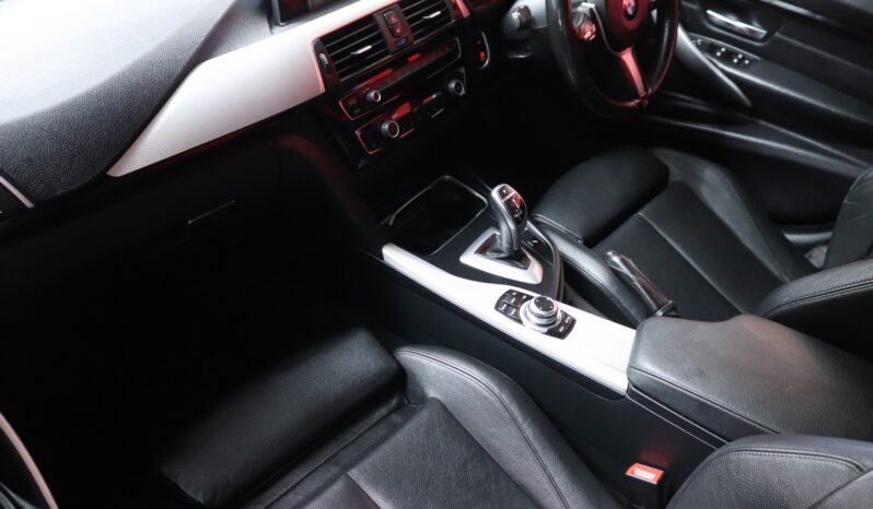 2016 BMW 320D M Sport Auto (F30) full