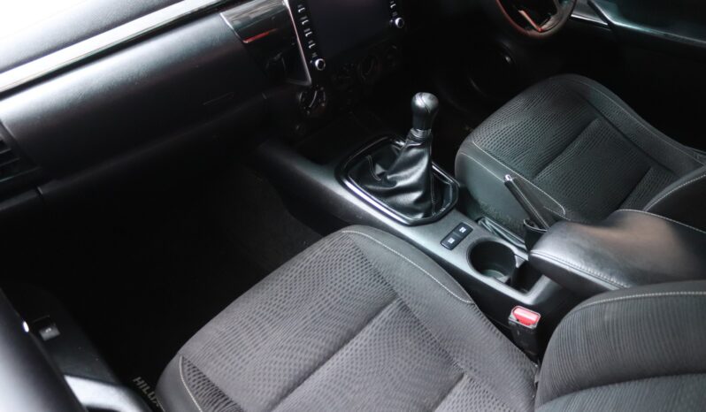 2021 Toyota Hilux 2.8 GD-6 RB Legend E/Cab 4×4 (M) full