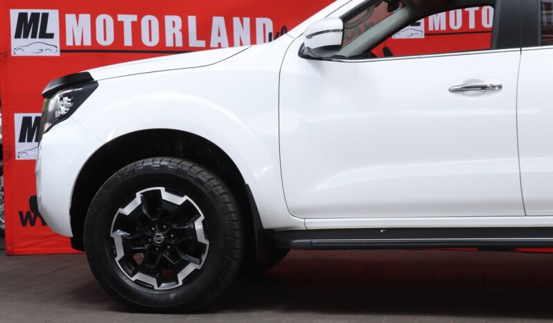 2022 Nissan Navara 2.5 DDTI LE Plus 4×4 D/C Auto full