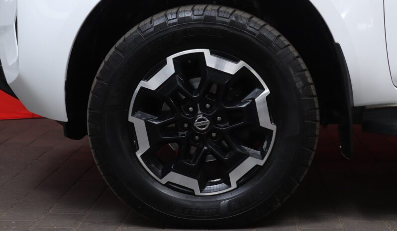 2022 Nissan Navara 2.5 DDTI LE Plus 4×4 D/C Auto full