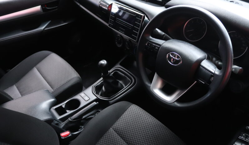 2017 Toyota Hilux 2.4 GD-6 SRX D/C (M) full