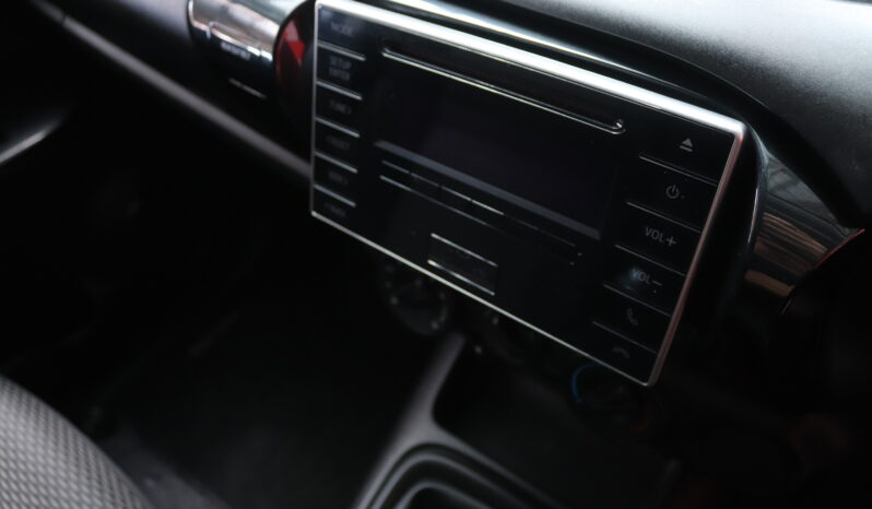 2017 Toyota Hilux 2.4 GD-6 SRX D/C (M) full