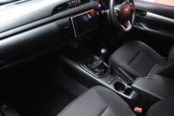 2017 Toyota Hilux 2.4 GD-6 SRX D/C (M) full