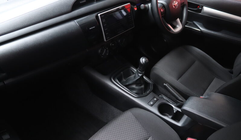 2017 Toyota Hilux 2.4 GD-6 SRX D/C (M) full