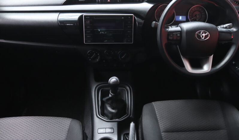 2017 Toyota Hilux 2.4 GD-6 SRX D/C (M) full
