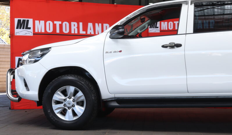 2017 Toyota Hilux 2.4 GD-6 SRX D/C (M) full