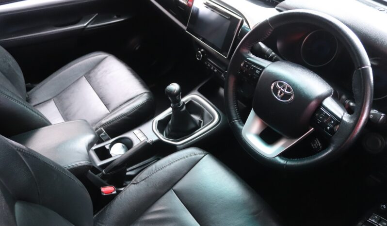 2017 Toyota Hilux 2.8 GD-6 RB Raider P/U D/C (M) full