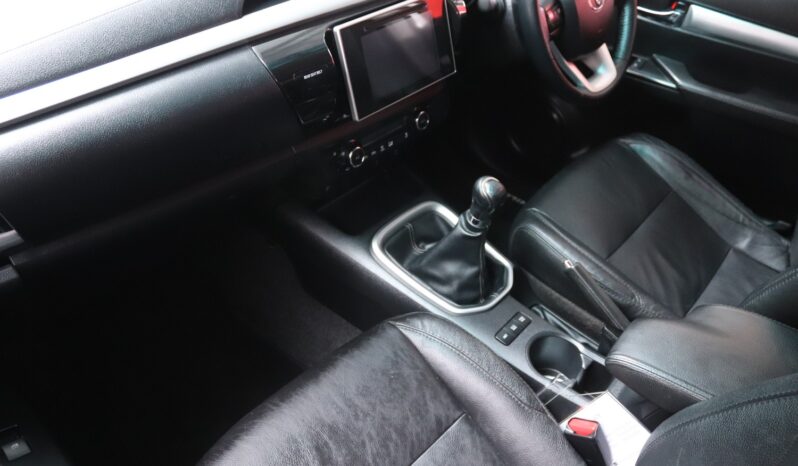 2017 Toyota Hilux 2.8 GD-6 RB Raider P/U D/C (M) full