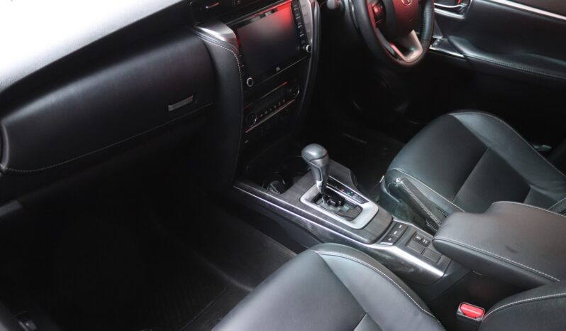 2022 Toyota Fortuner 2.8 GD-6 4×4 VX A/T full