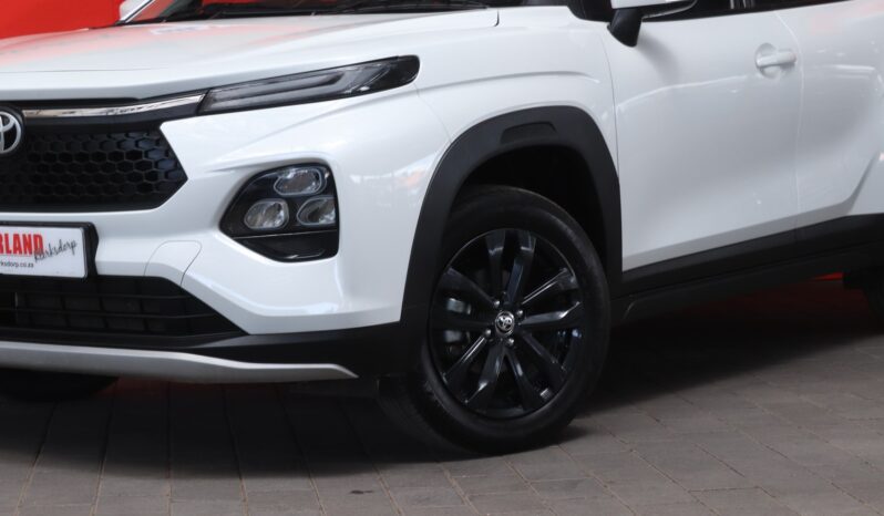 2024 Toyota Starlet Cross 1.5 XS A/T full