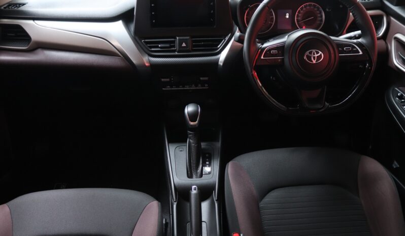 2024 Toyota Starlet Cross 1.5 XS A/T full