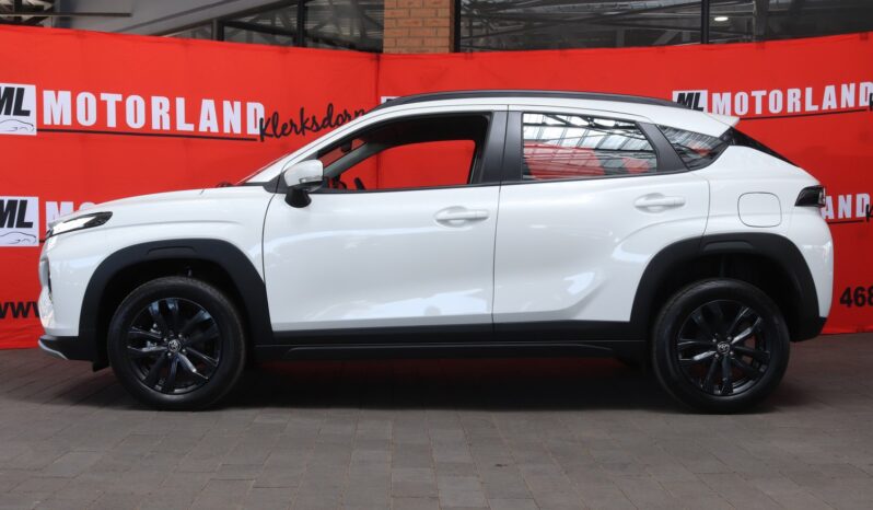 2024 Toyota Starlet Cross 1.5 XS A/T full