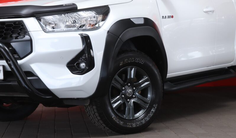 2025 Toyota Hilux 2.4 GD-6 RB Raider E/Cab (M) full
