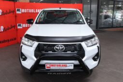 2025 Toyota Hilux 2.4 GD-6 RB Raider E/Cab (M) full