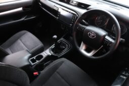 2025 Toyota Hilux 2.4 GD-6 RB Raider E/Cab (M) full