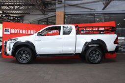 2025 Toyota Hilux 2.4 GD-6 RB Raider E/Cab (M) full