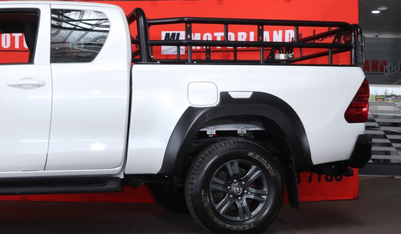 2025 Toyota Hilux 2.4 GD-6 RB Raider E/Cab (M) full