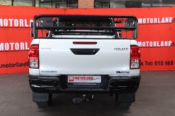 2025 Toyota Hilux 2.4 GD-6 RB Raider E/Cab (M) full