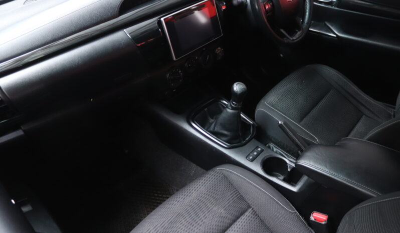 2019 Toyota Hilux 2.8 GD-6 RB Raider P/U E/Cab (M) full