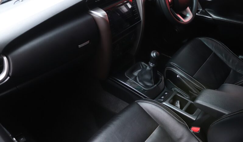 2016 Toyota Fortuner 2.4 GD-6 R/B (M) full