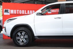 2016 Toyota Fortuner 2.4 GD-6 R/B (M) full