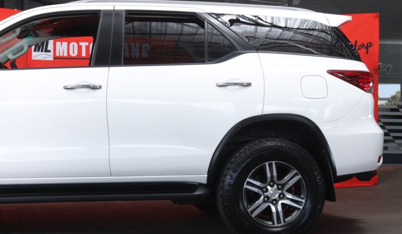 2016 Toyota Fortuner 2.4 GD-6 R/B (M) full