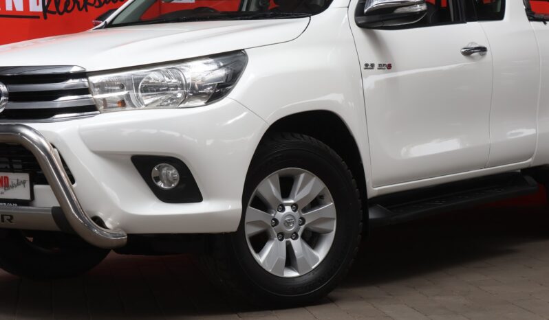 2016 Toyota Hilux 2.8 GD-6 RB Raider P/U E/Cab (M) full