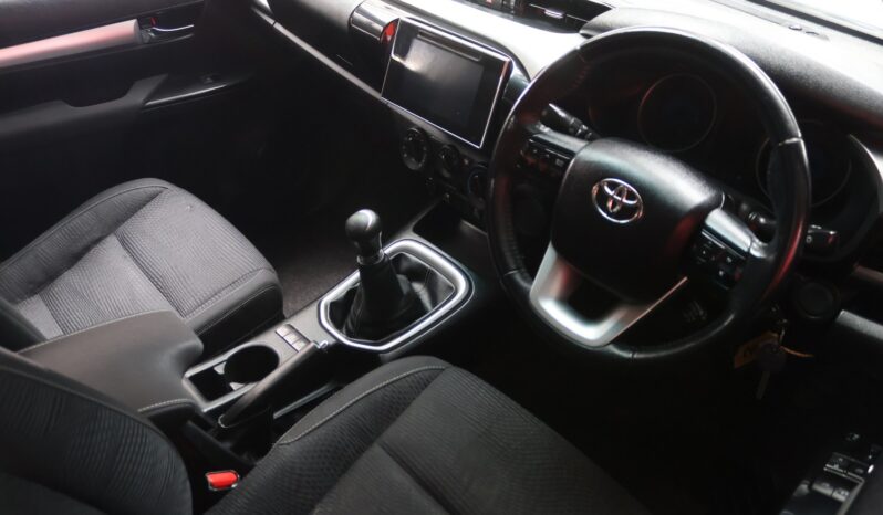 2016 Toyota Hilux 2.8 GD-6 RB Raider P/U E/Cab (M) full