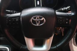 2016 Toyota Hilux 2.8 GD-6 RB Raider P/U E/Cab (M) full