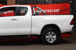2016 Toyota Hilux 2.8 GD-6 RB Raider P/U E/Cab (M) full