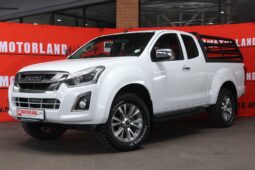 2017 Isuzu KB300 D-Teq LX A/T E/Cab full