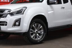 2017 Isuzu KB300 D-Teq LX A/T E/Cab full