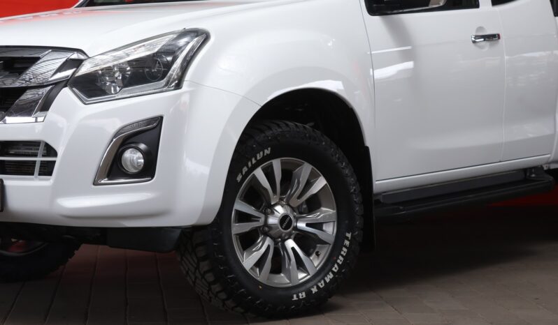 2017 Isuzu KB300 D-Teq LX A/T E/Cab full
