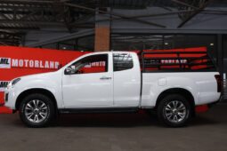 2017 Isuzu KB300 D-Teq LX A/T E/Cab full
