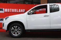 2017 Isuzu KB300 D-Teq LX A/T E/Cab full