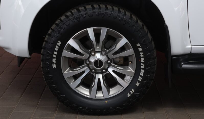 2017 Isuzu KB300 D-Teq LX A/T E/Cab full