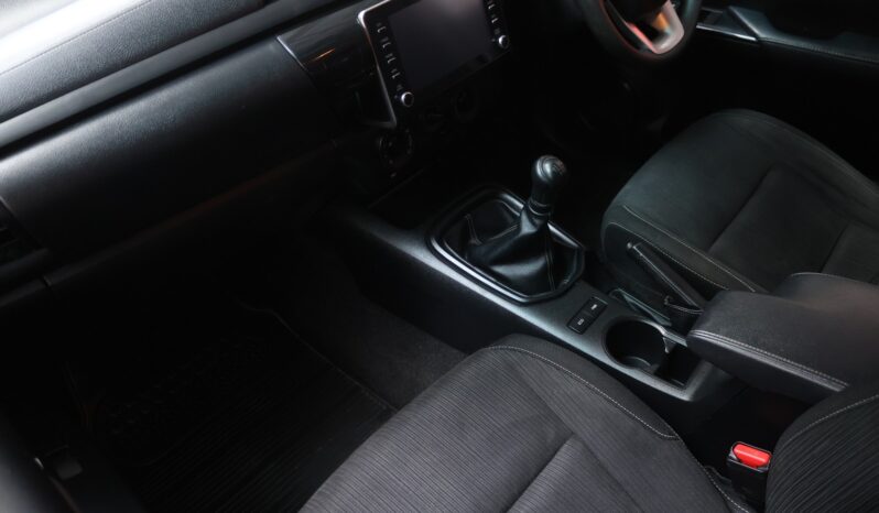 2022 Toyota Hilux 2.4 GD-6 RB Raider D/C (M) full