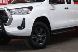 2021 Toyota Hilux 2.4 GD-6 RB Raider E/Cab (M) full
