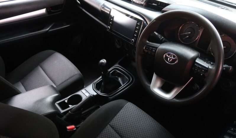 2021 Toyota Hilux 2.4 GD-6 RB Raider E/Cab (M) full