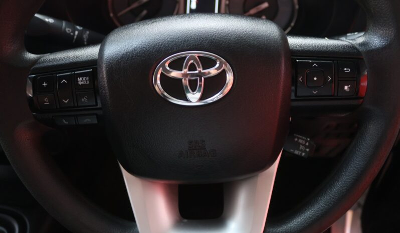 2021 Toyota Hilux 2.4 GD-6 RB Raider E/Cab (M) full