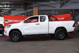 2021 Toyota Hilux 2.4 GD-6 RB Raider E/Cab (M) full