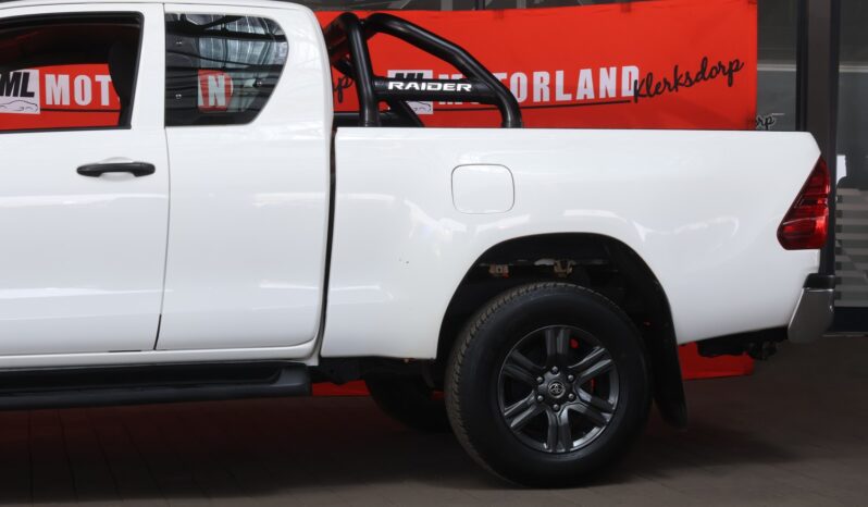 2021 Toyota Hilux 2.4 GD-6 RB Raider E/Cab (M) full