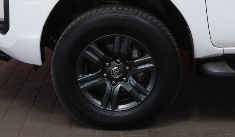 2021 Toyota Hilux 2.4 GD-6 RB Raider E/Cab (M) full