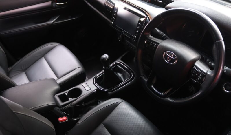 2022 Toyota Hilux 2.8 GD-6 RB Legend 4×4 D/C (M) full