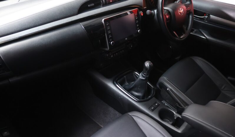 2022 Toyota Hilux 2.8 GD-6 RB Legend 4×4 D/C (M) full